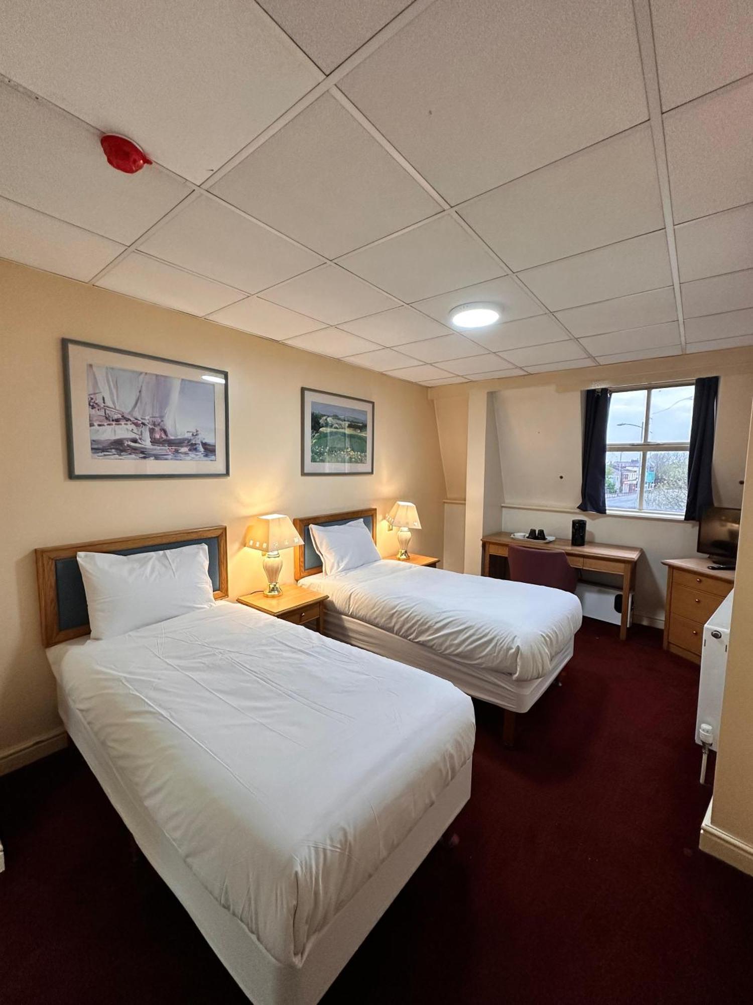 Throstles Nest Hotel Liverpool Buitenkant foto